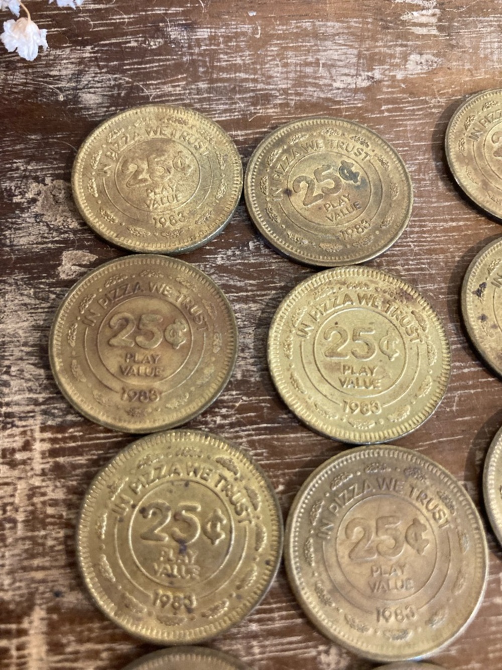 13 Vintage Chuck E. Cheese Coins 1982 and 1983 - Picture 13 of 15